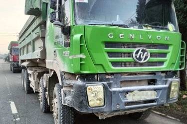 二手上汽红岩 杰狮C500重卡 重载版 350马力 8X4 7.2米自卸车(国五) 前四后八 上菲红二手自卸车 黄牌图片