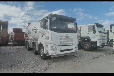 二手青岛解放 JH6 350马力 8X4 7.73方混凝土搅拌运输车(国六) 前四后八 潍柴二手搅拌车