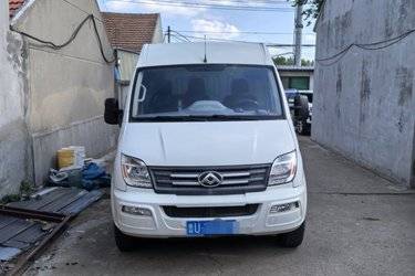 二手上汽大通 V80 2021款 经典城配王 2.0T 125马力 3座 6挡手动 短轴中顶封闭货车(国六)二手封闭货车前驱图片