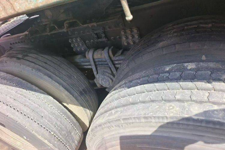 二手东风商用车 450马力 牵引车