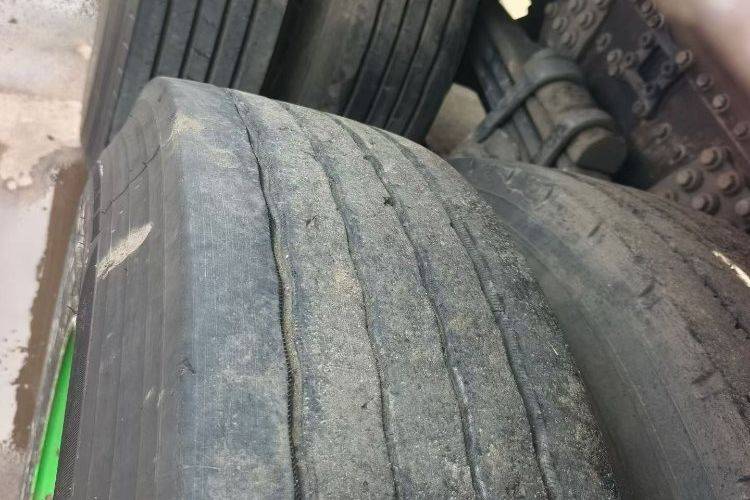 二手东风商用车 450马力 牵引车