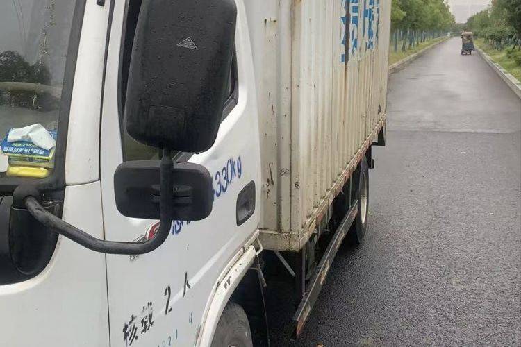 二手东风多利卡 150马力 载货车