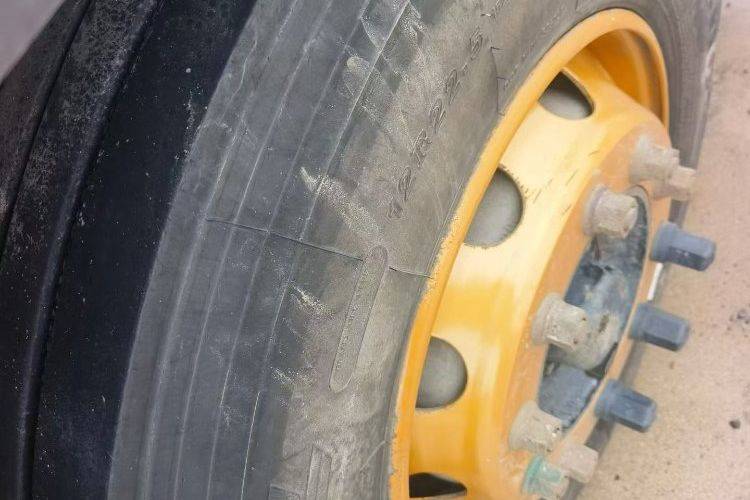 二手东风商用车 450马力 牵引车