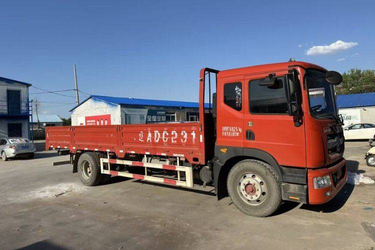 二手东风多利卡 200马力 载货车