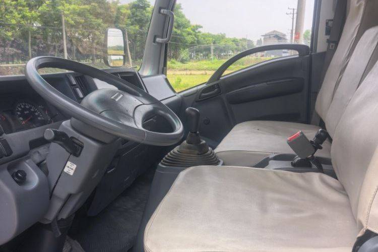 二手庆铃五十铃 130马力 载货车