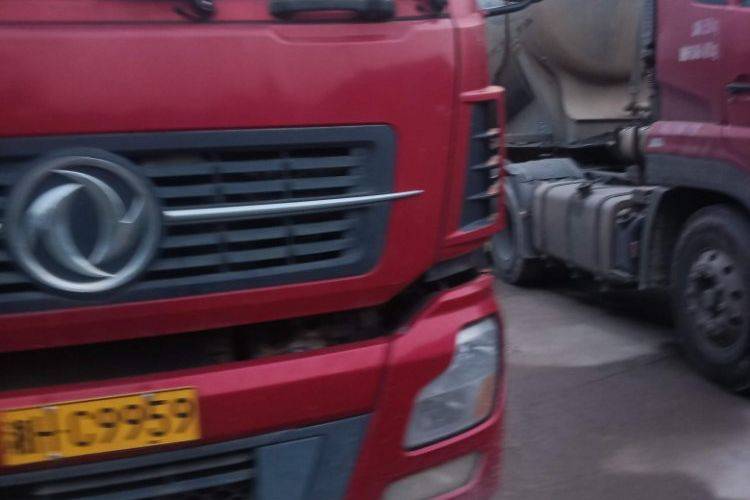 二手东风商用车 450马力 牵引车