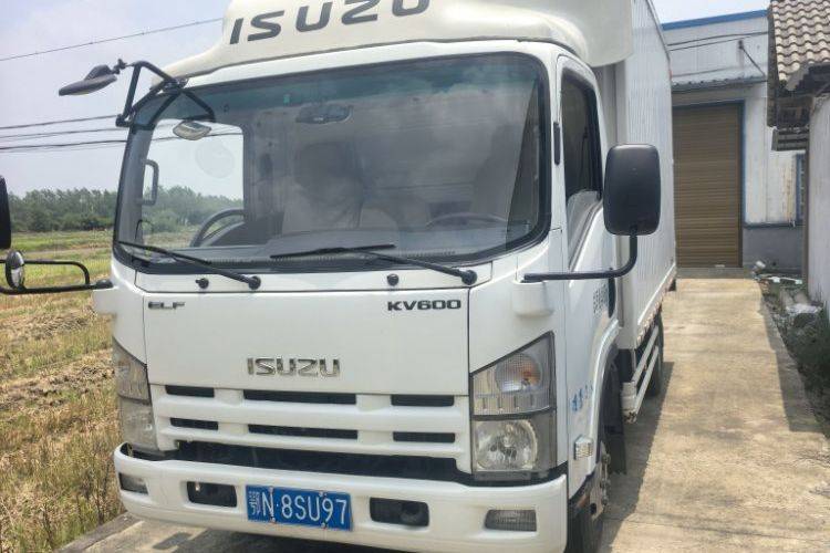 二手庆铃五十铃 130马力 载货车