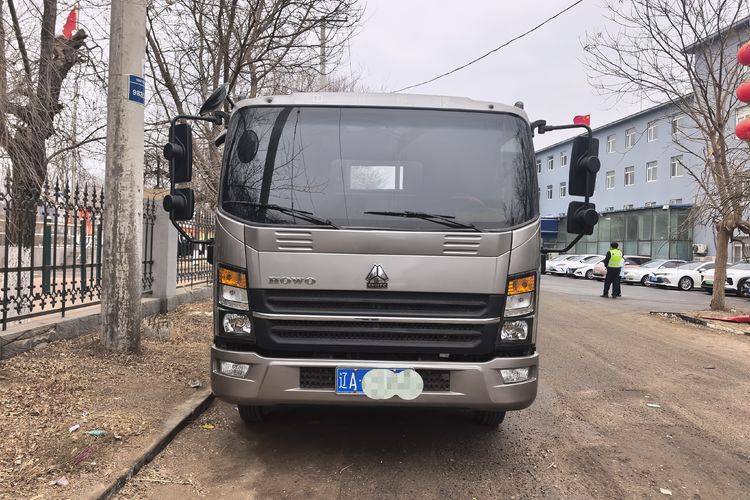 二手重汽HOWO轻卡 155马力 载货车