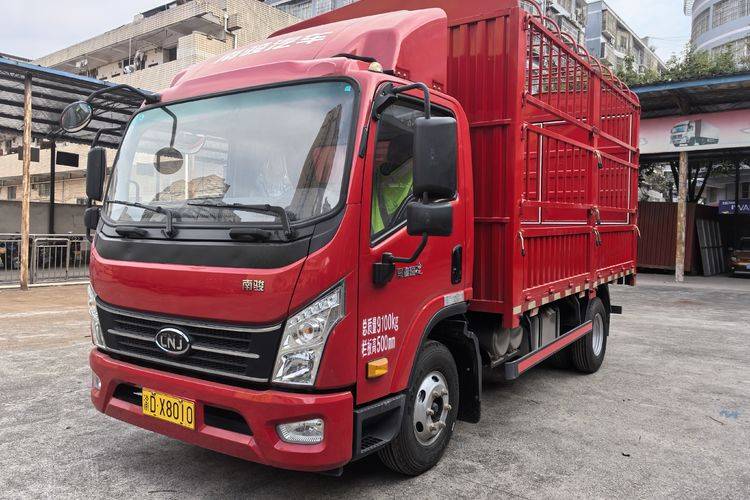二手南骏汽车 160马力 载货车