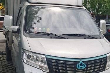 二手长安跨越 新豹T3EV 豪华版 3.1T 3.2米单排纯电动厢式微卡41.86kWh  二手电动卡车电动载货车图片