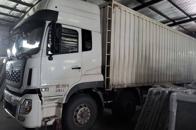 二手东风商用车 292马力 载货车