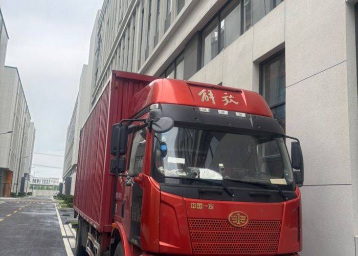 二手一汽解放 220马力 载货车