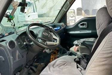 二手东风途逸 T5 2.3L 95马力 3.4米单排栏板小卡(宽轮距)(国六) 单桥 全柴二手载货车 蓝牌图片