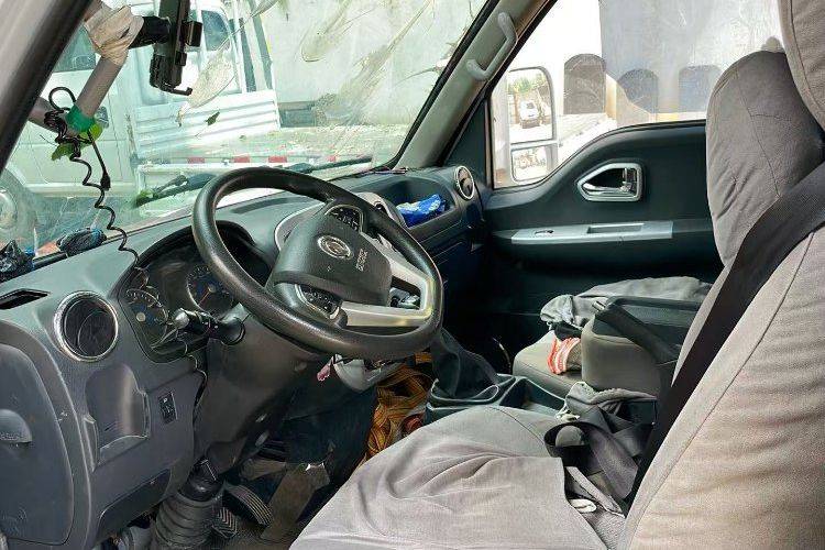 二手东风途逸 95马力 载货车