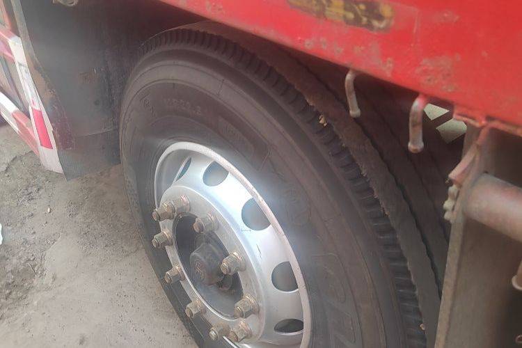 一汽解放 420马力 载货车