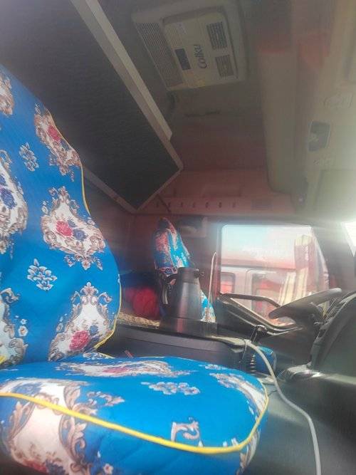 一汽解放 420马力 载货车
