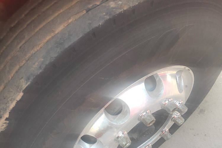一汽解放 420马力 载货车