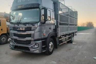 二手江淮 格尔发A5XⅢ中卡 260马力 4X2 6.8米仓栅式载货车(国六) 单桥 锡柴二手载货车 黄牌图片