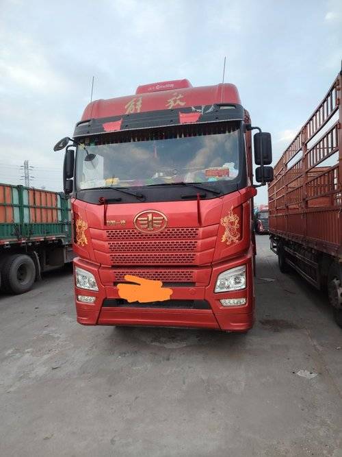 青岛解放 420马力 载货车