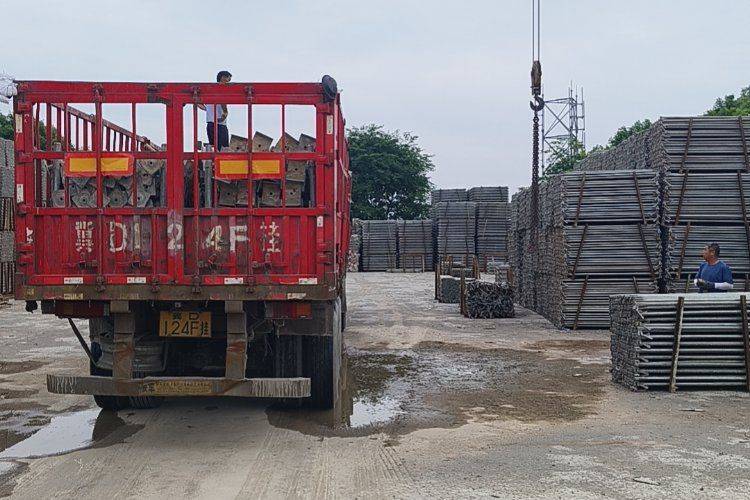 二手青岛解放 400马力 牵引车