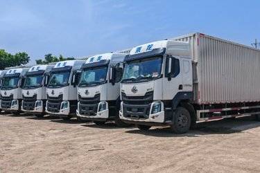 二手东风柳汽 乘龙H5 240马力 4X2 9.7米厢式载货车(东康)(国六) 单桥 康明斯二手载货车 黄牌图片