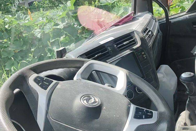二手东风商用车 225马力 载货车