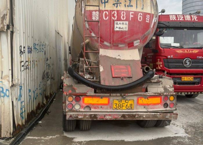 二手青岛解放 500马力 牵引车