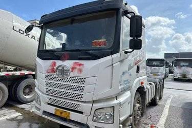 二手一汽解放 J6L重卡 畅行版 500马力 4X2 AMT自动挡牵引车(国六) 单桥 潍柴二手牵引车 黄牌图片