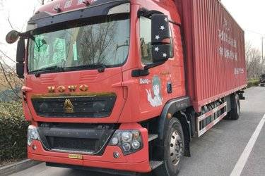 二手中国重汽 HOWO TX 290马力 6X2 9.6米翼开启厢式载货车(国六) 前四后四 中国重汽二手载货车 黄牌