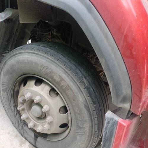 东风柳汽乘龙 240马力 载货车