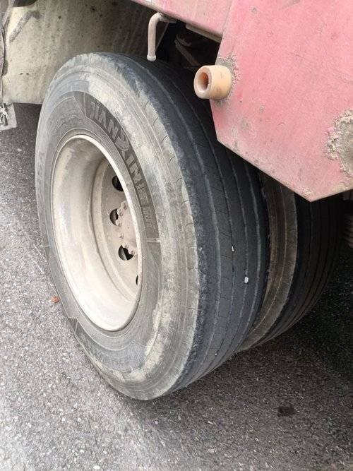 东风柳汽乘龙 240马力 载货车