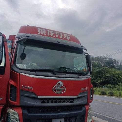 东风柳汽乘龙 240马力 载货车
