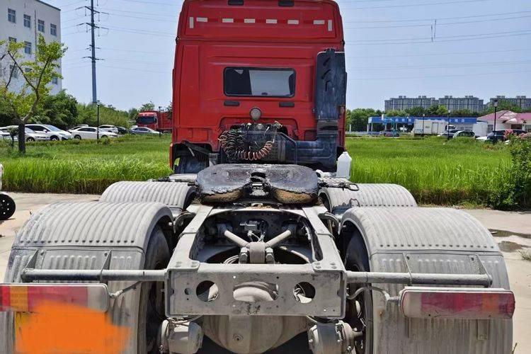 二手青岛解放 460马力 牵引车