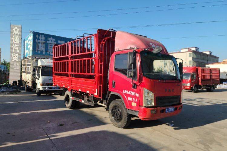 二手一汽凌河 129马力 载货车
