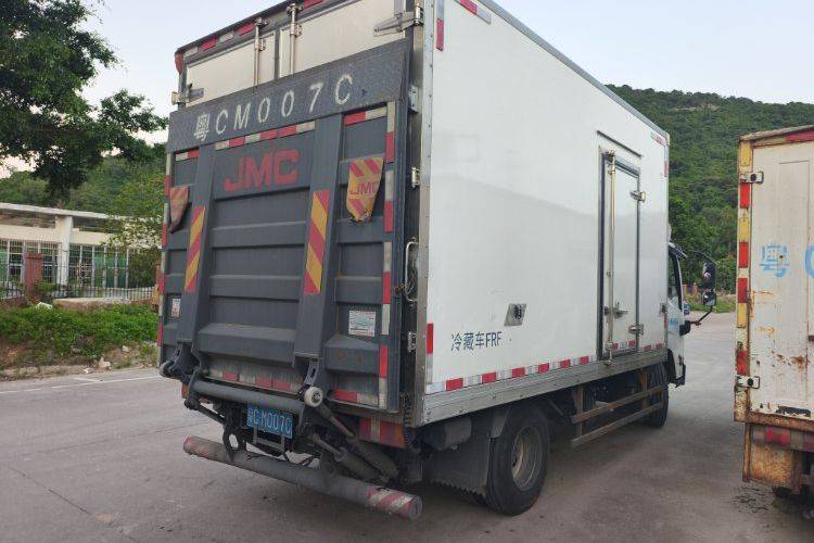 二手江铃汽车 131马力 专用车