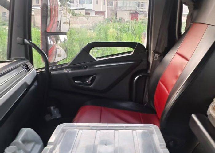 二手东风商用车 465马力 牵引车