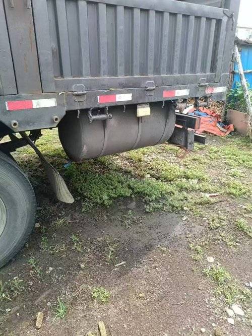 中国重汽成都商用车 220马力 载货车