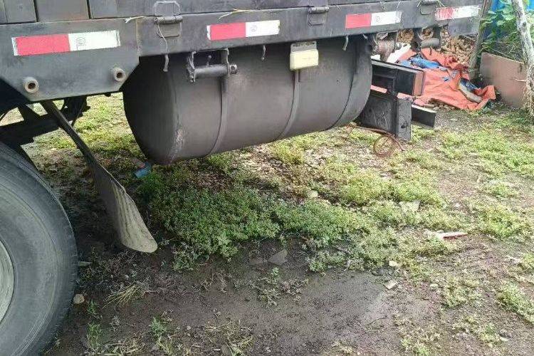 中国重汽成都商用车 220马力 载货车