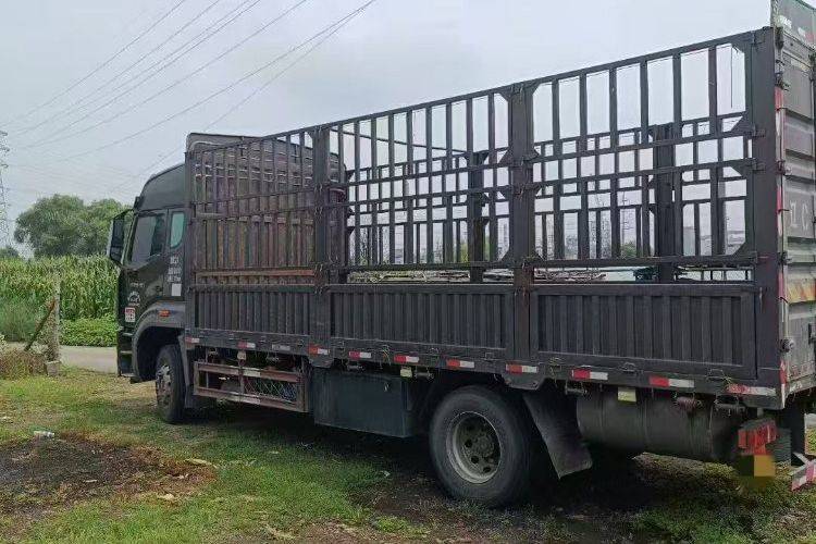中国重汽成都商用车 220马力 载货车
