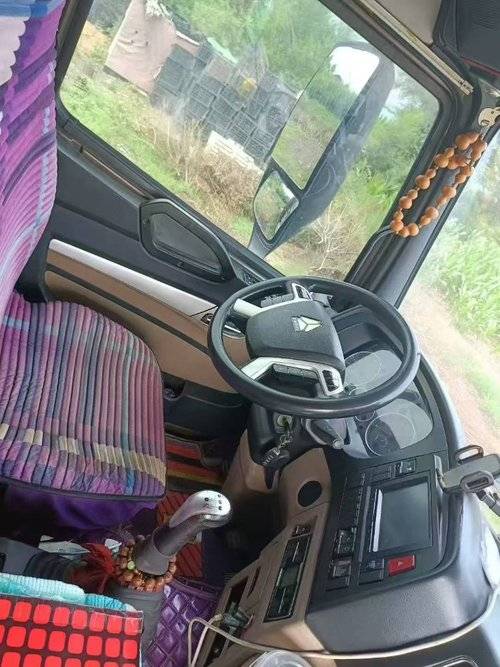 中国重汽成都商用车 220马力 载货车