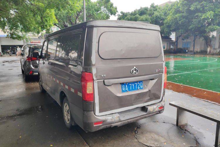 二手长安凯程 116马力 封闭货车