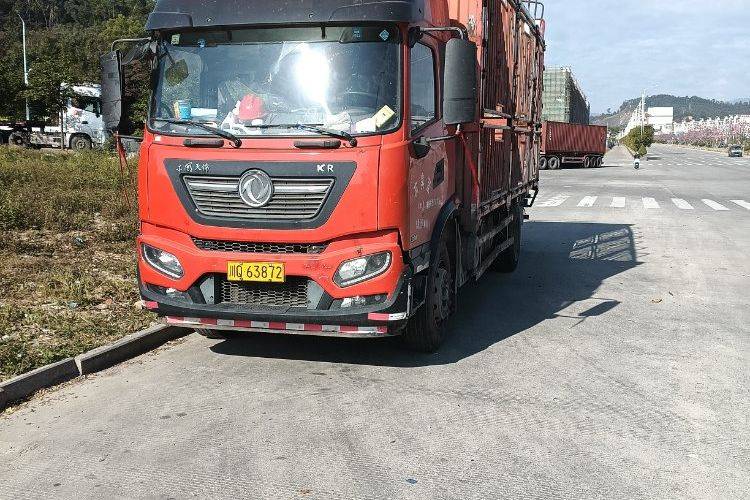 二手东风商用车 230马力 载货车