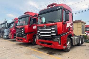 二手中国重汽 HOWO Max重卡 480马力 6X4牵引车(国六)(重汽12挡)(国六) 双驱 潍柴二手牵引车 黄牌图片