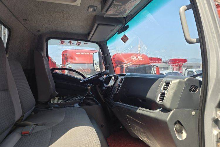 庆铃五十铃 132马力 载货车