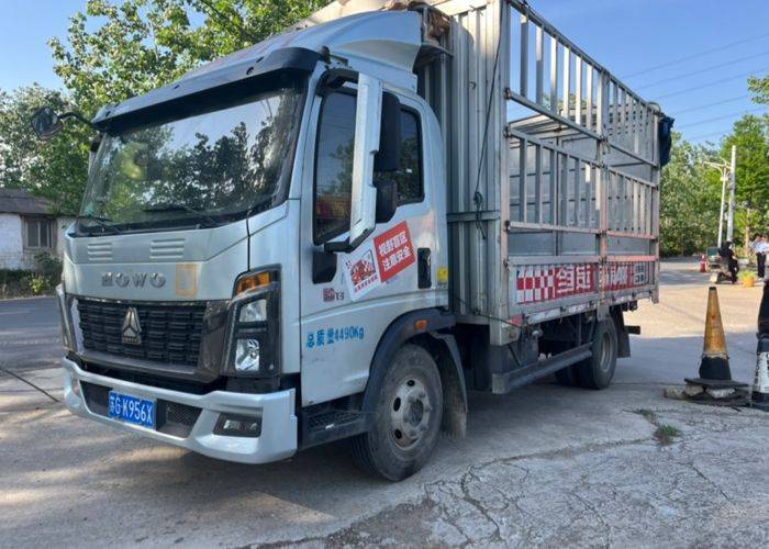 二手重汽HOWO轻卡 165马力 载货车