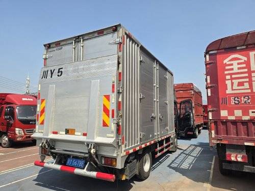 庆铃五十铃 132马力 载货车