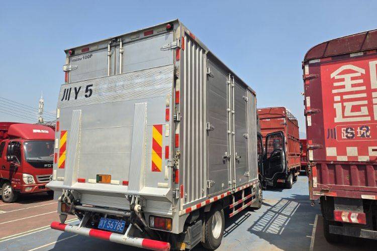 庆铃五十铃 132马力 载货车