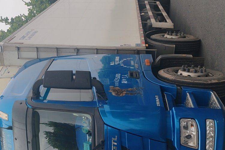 二手欧曼重卡(原福田欧曼) 320马力 专用车