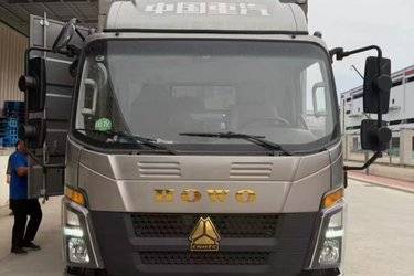 二手中国重汽HOWO 悍将 151马力 4.15米单排厢式轻卡(国六) 单桥 中国重汽二手载货车 蓝牌图片
