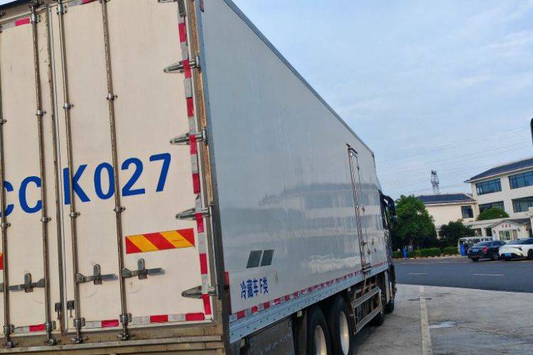 欧曼重卡(原福田欧曼) 580马力 专用车